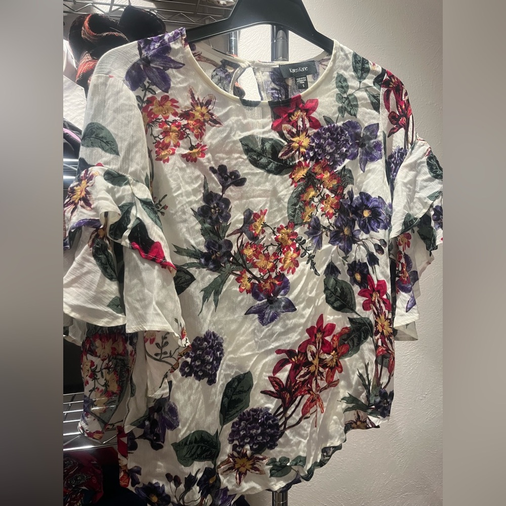 Good blouse for a nice dinner floral print